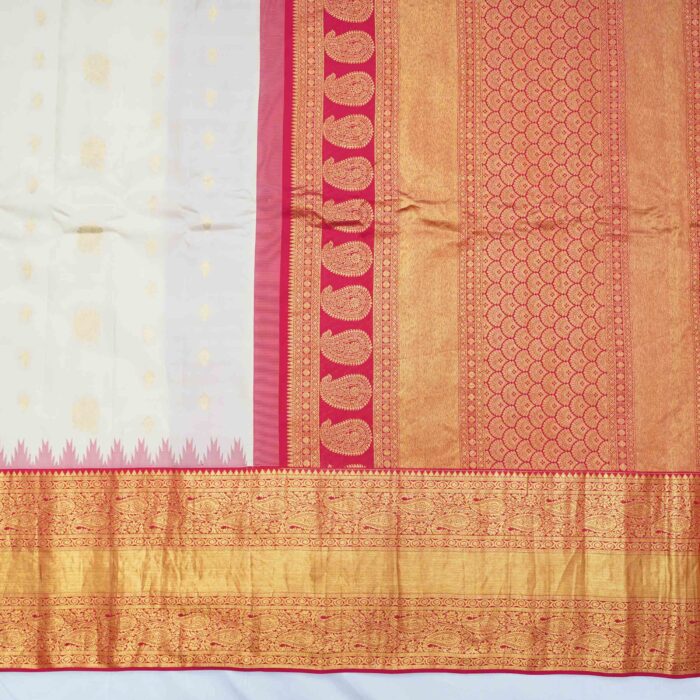 Cloud White Gadwal Pattu Saree - Image 2