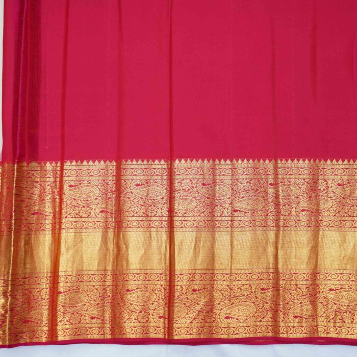 Cloud White Gadwal Pattu Saree - Image 3